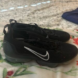 Women’s size 8 Nikes